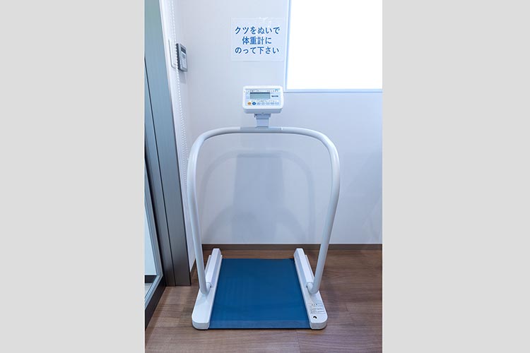 ハンドレール付き体重計